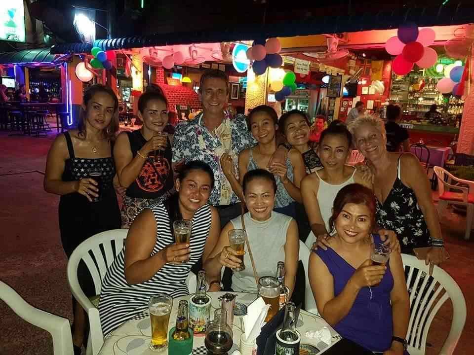 Helmut&apos;s Schlusslicht Ladies at the Bar in Karon Phuket